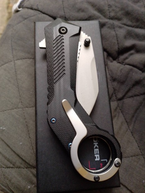 Bker Veloc karambit folder...