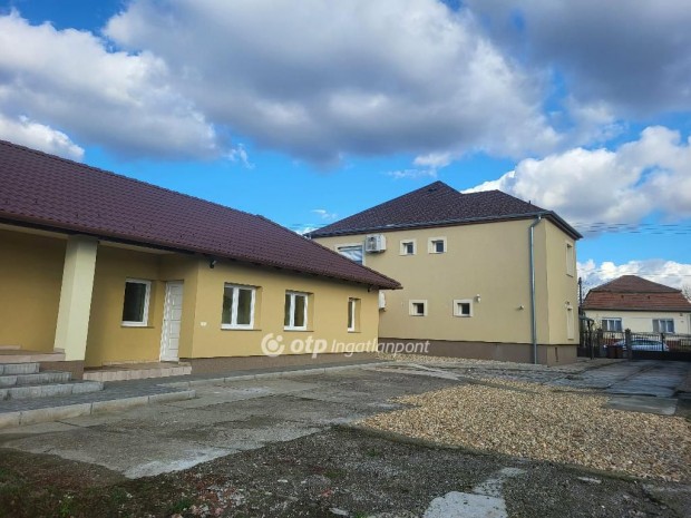 Boldogi elad� 155 nm-es h�z