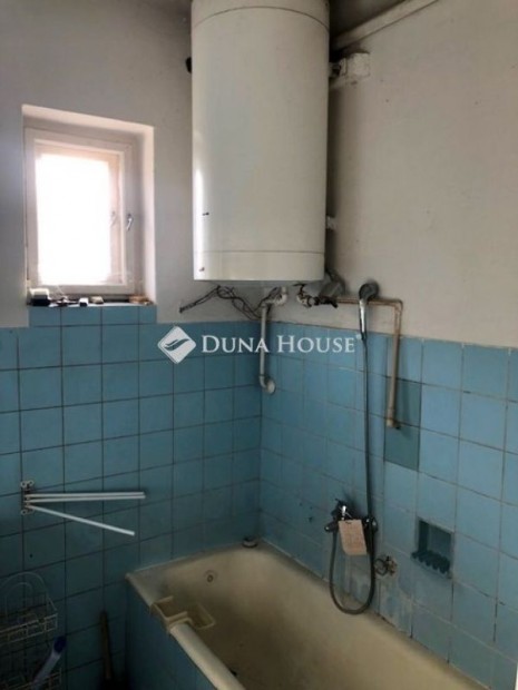 B�lyi elad� 180 nm-es h�z