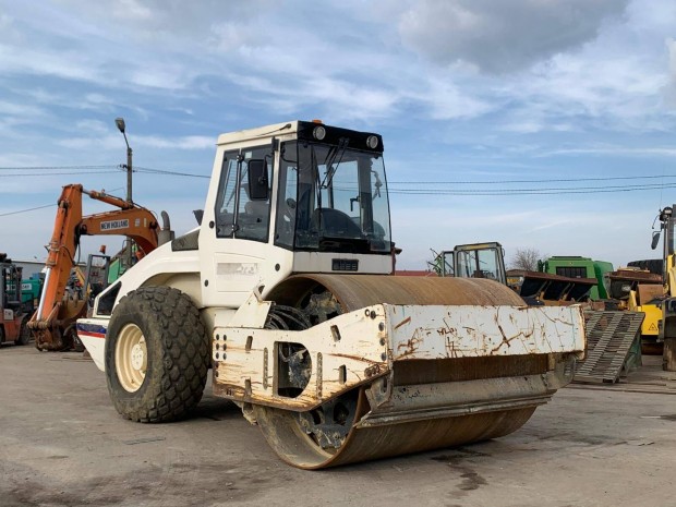 Bomag BW213 DH-4 thenger