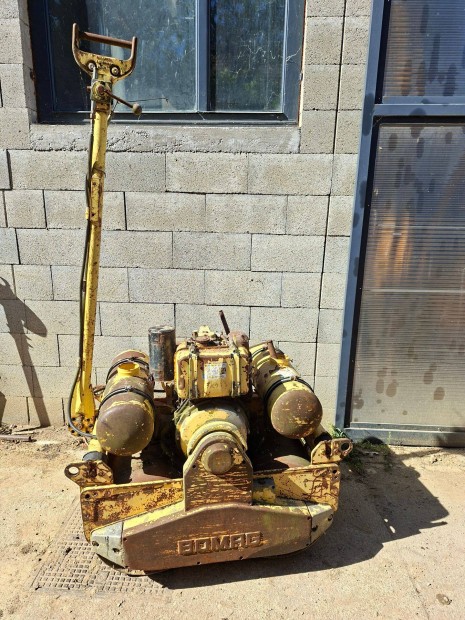 Bomag padkahenger BW75S elad!