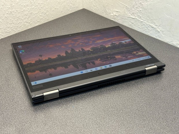 Bomba r! Lenovo Thinkpad Yoga X380 - i5-8G I 8GB I 256SSD I 13,3" FHD
