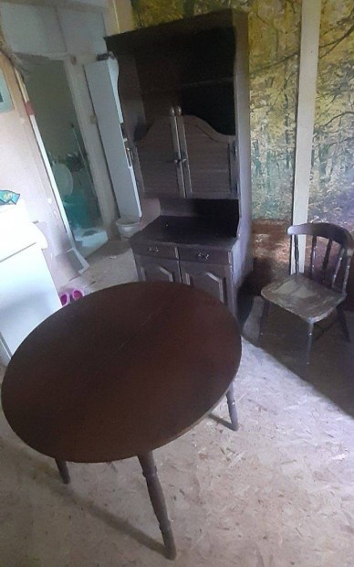 Bonanza étkezőgarnitúra asztallal, székekkel, tálaló szekrénnyel