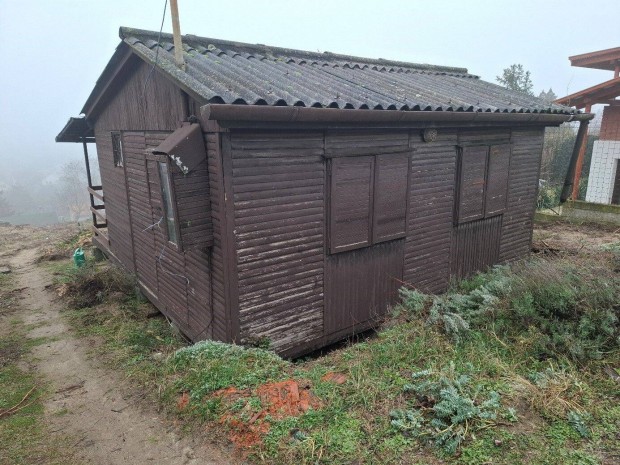 Bont�s alatt l�v� fah�z