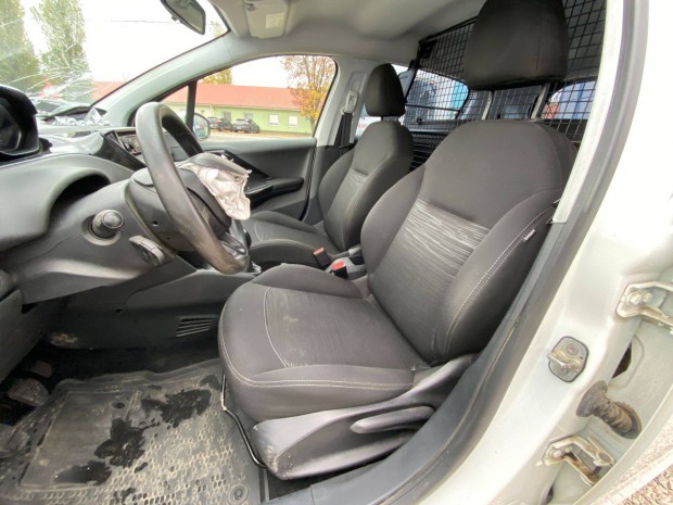 Bontásos: Peugeot 208 1.6 Blue HDI Van bal első ülés
