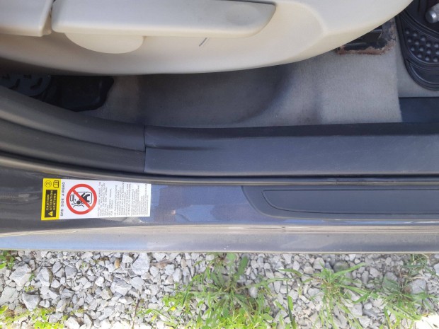 Bontásos: Toyota Auris 2.0 D-4D 2007es Executive Küszöb borítás jobb
