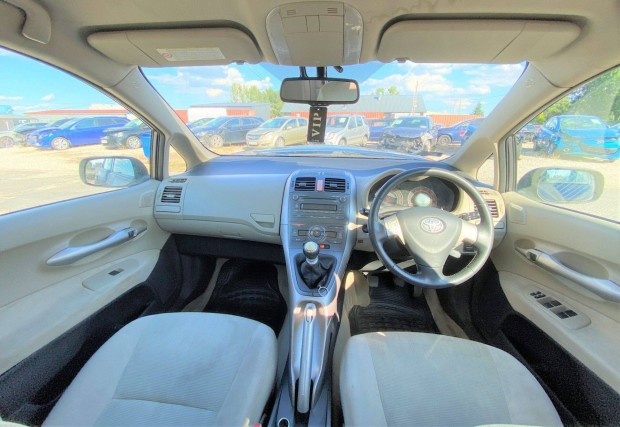 Bontásos: Toyota Auris 2.0 D-4D 2007es Executive Légzsák szett