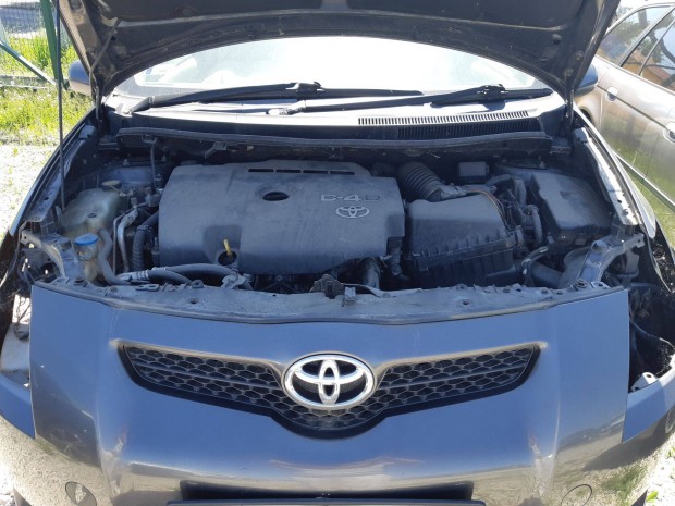 Bontásos: Toyota Auris 2.0 D-4D 2007es Executive Motor egyben
