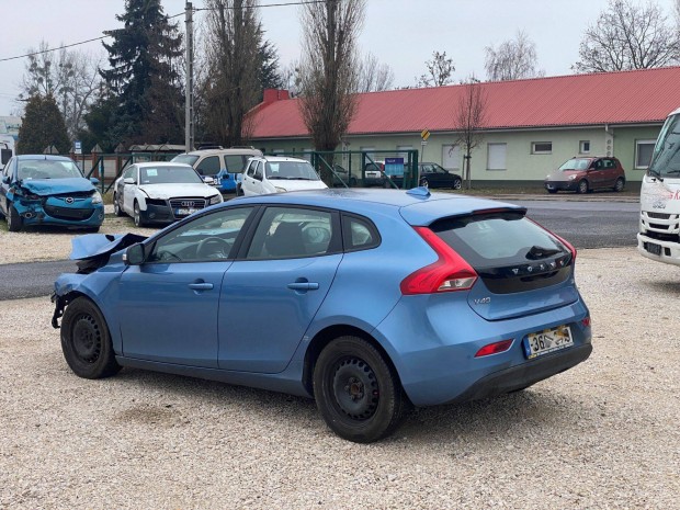 Bontásra: Volvo V40 1.6D ablakmosó tartály