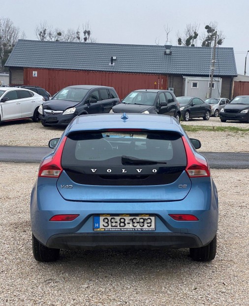 Bontásra: Volvo V40 1.6D pótkerék szerszámokkal