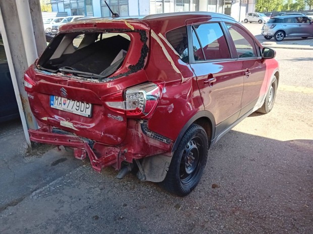Bontásra lesz ez az scross 1,0 Automata váltós