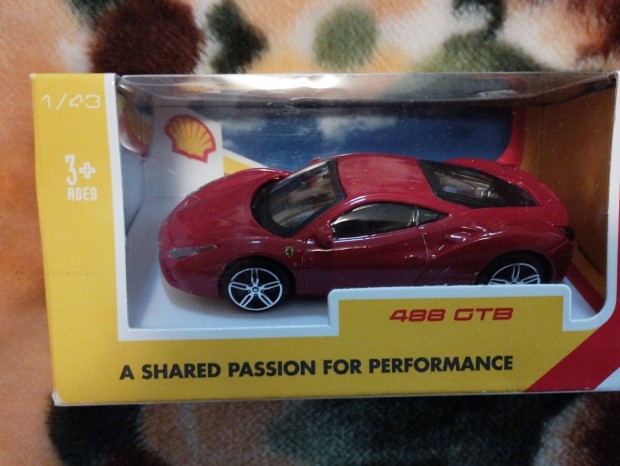 Bontatlan Ferrari 488 gtb makett