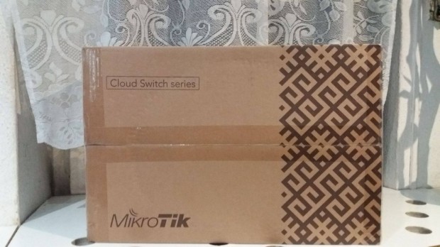 Bontatlan j Mikrotik CRS328-24P-4S+RM rack switch ! ! !