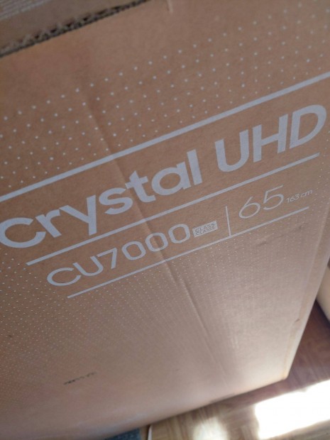 Bontatlan dobozban Crystal UHD 163 cm TV eladó