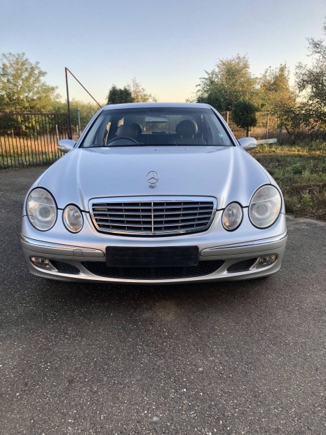 Bontódik!!! Mercedes W-211;E-240, minden alkatrésze eladó!