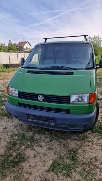 Bontdik vw transporter 2.4d kitn fstmentes motorral 