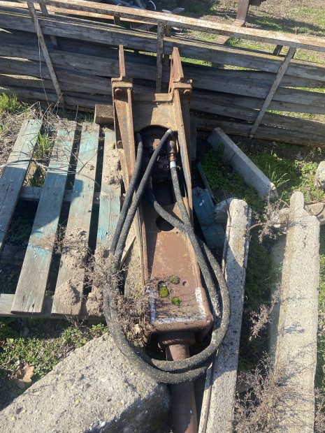 Bont�kalap�cs csipeget�