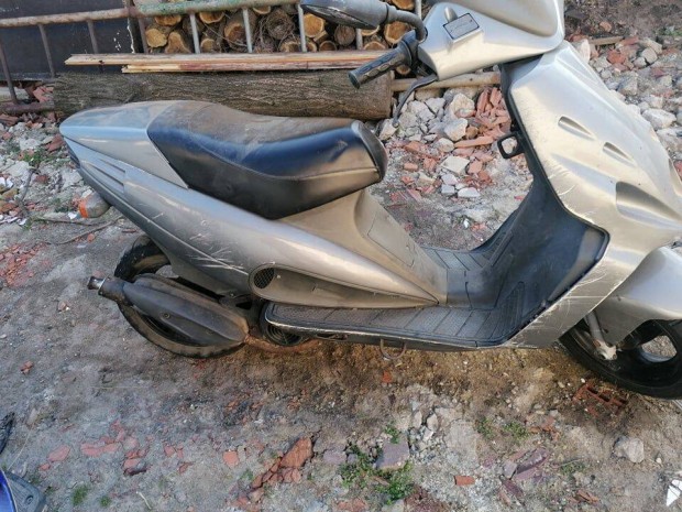 Bontotott alkatrsz Malaguti F12 50 LC