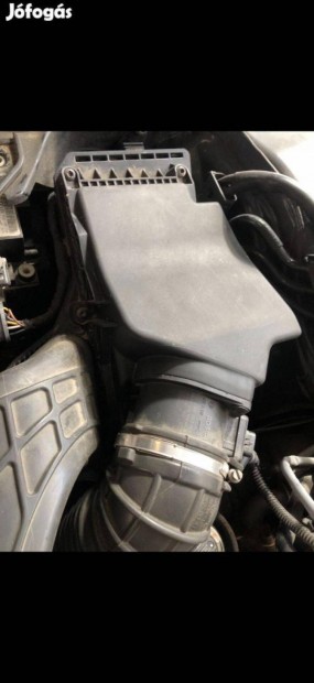 Bontott Audi A4 B8 légszűrőház 2.0tdi