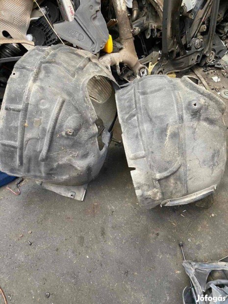 Bontott Audi Q7 dobbett