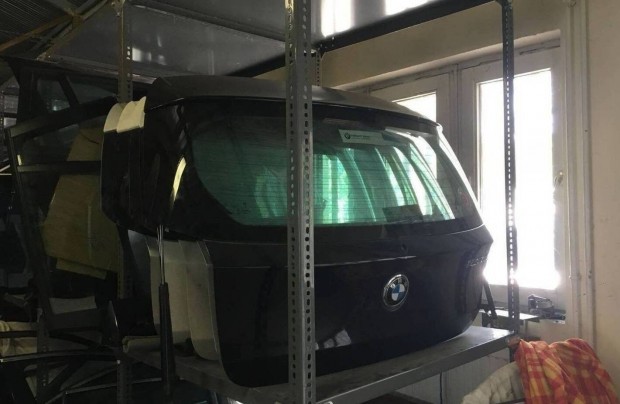 Bontott BMW E87 / E87LCI csomagtérajtó, hátsó ajtó