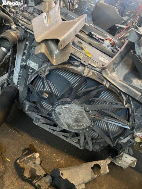 Bontott BMW F10 F11 hűtőszett
