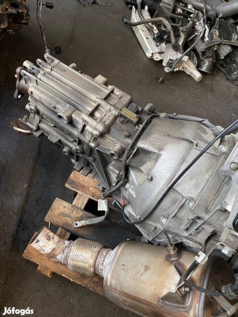 Bontott BMW F20 F30 kézi váltó diesel