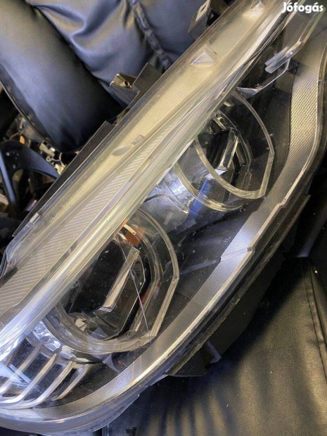 Bontott BMW F32 F33 F36 full led fényszóró