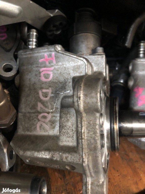 Bontott BMW N47D20C magasnyomású pumpa 184LE