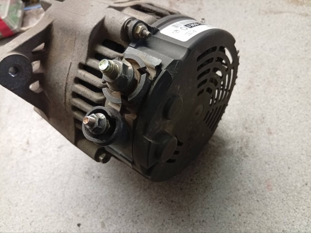 Bontott alkatrész Suzuki Swift és VW Golf generátor