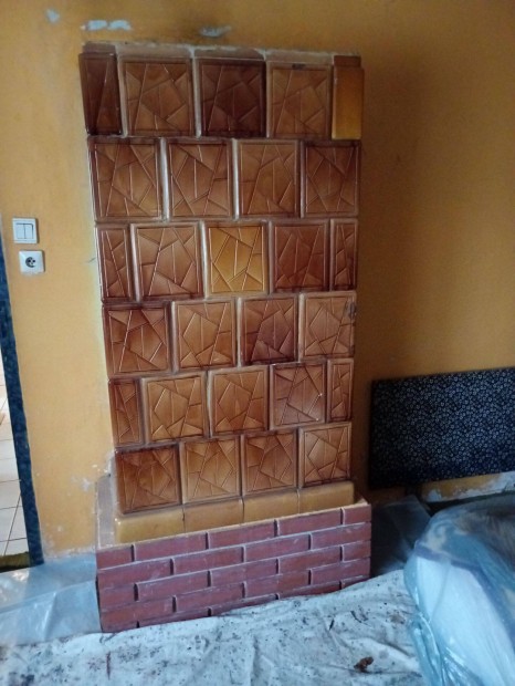 Bontott cser�pk�lyha elad�