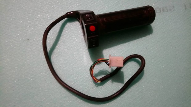 Bontott elektromos kerékpár gázkar