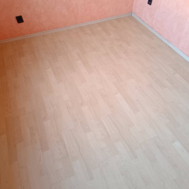 Bontott laminlt padl 7 mm/31, kb. 20-22 m2, Odenwald bkk