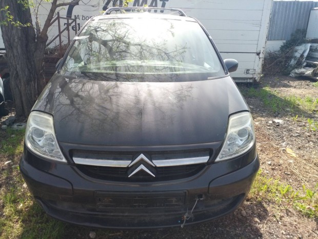 Bontott lökhárító, motorháztető, sárvédő