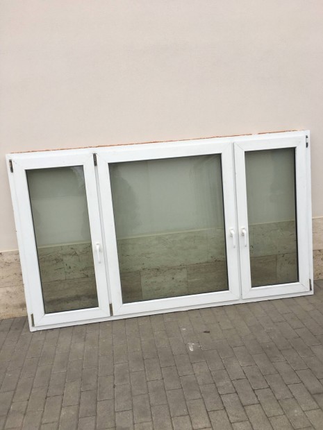 Bontott manyag ablak 6 darab 230x140 buk nyl hszigetelt veggel 