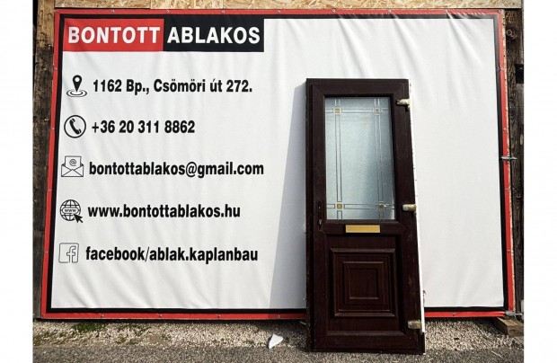 Bontott műanyag barna bejárati ajtó 83 x 200 cm befelé nyíló jobbos