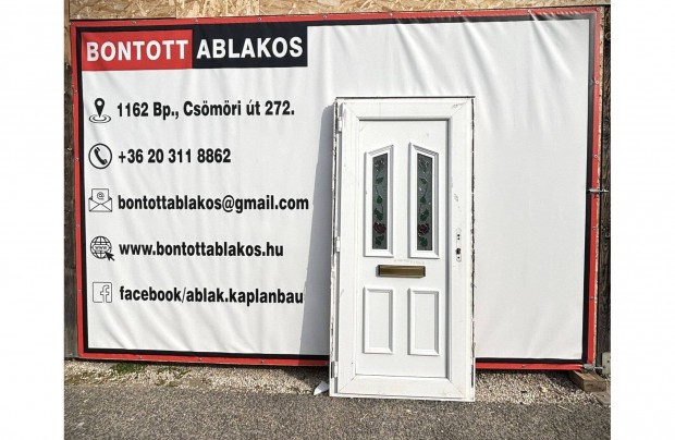 Bontott műanyag bejárati ajtó 93 x 200 cm befelé nyíló balos