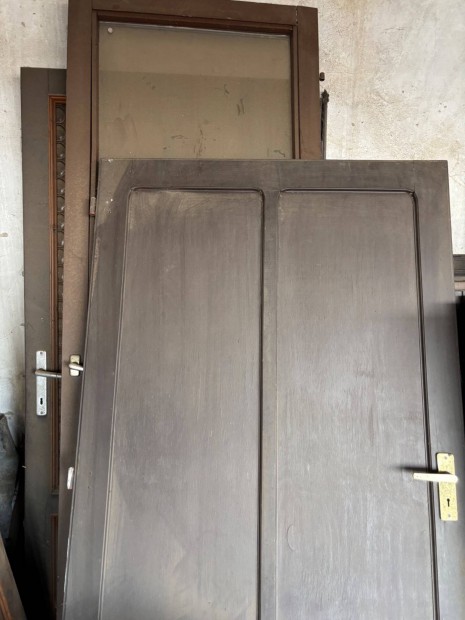 Bontott ny�l�sz�r�k