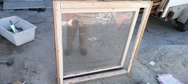 Bontott nyl buk ablak 118x118 cm
