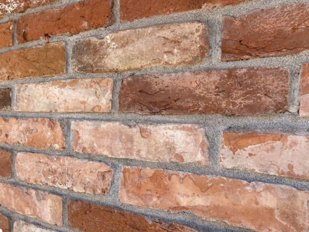 Bontott t�gla, szeletelt t�gla, v�gott burkolat, v�r�s sz�ls� szelet