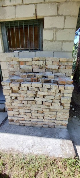 Beton Tegla Elado () Beton Tegla Elado