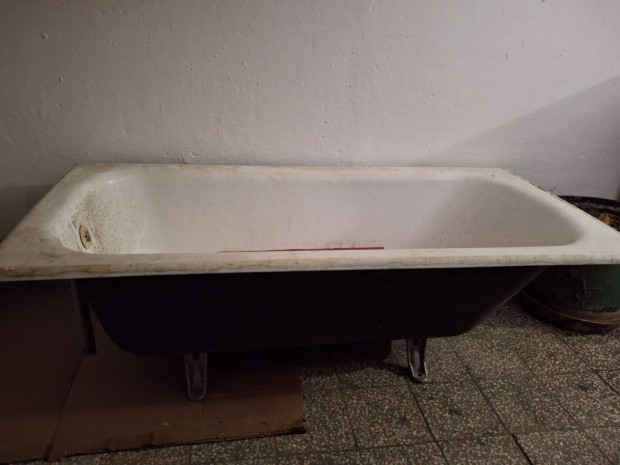Bontott vas fürdőkád
