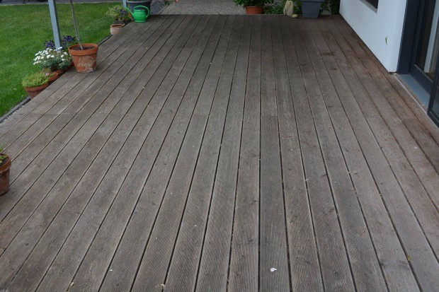 Bontott vörösfenyő teraszburkolat 24mm vastag kb 35m2
