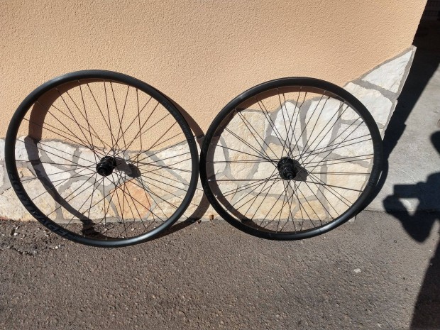 Bontrager Affinity TLR disc tt tengelyes kerlszett orszgti