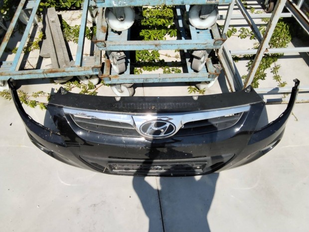 Bontva:Hyundai i20 PB első lökhárító komplett színkód:Black Diamond FR