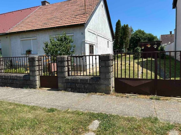 Bonyh�don ingatlan elad�