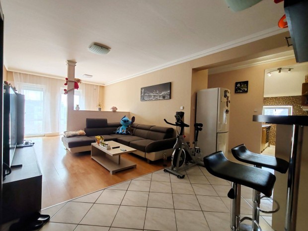 Bonyh�don j� �llapot�, 2 szob�s, g�zf�t�ses lak�s elad�!