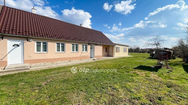 B�nyi elad� 63 nm-es h�z