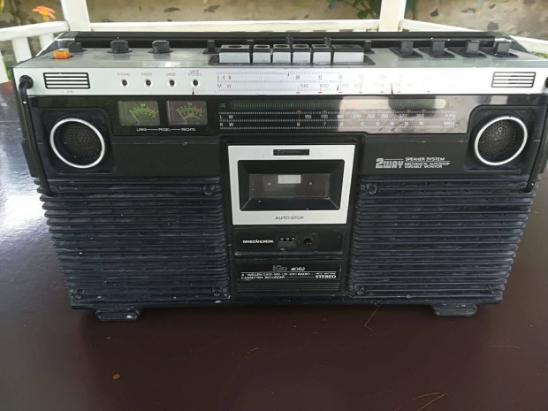Boombox rádiós magnó Igu 4062