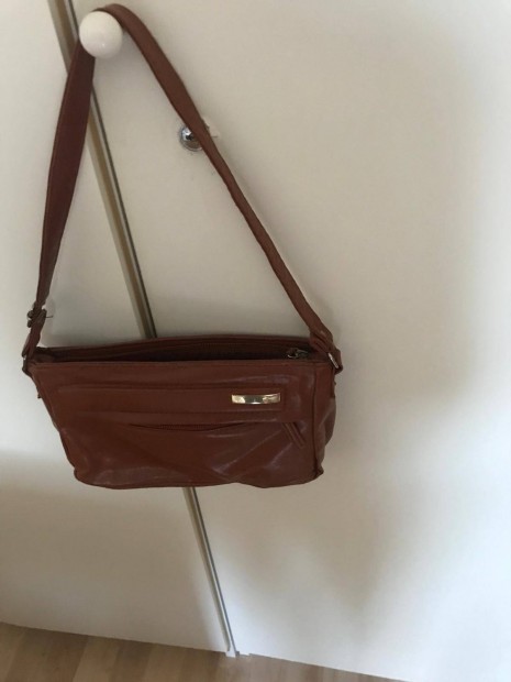 B�r retik�l elad�